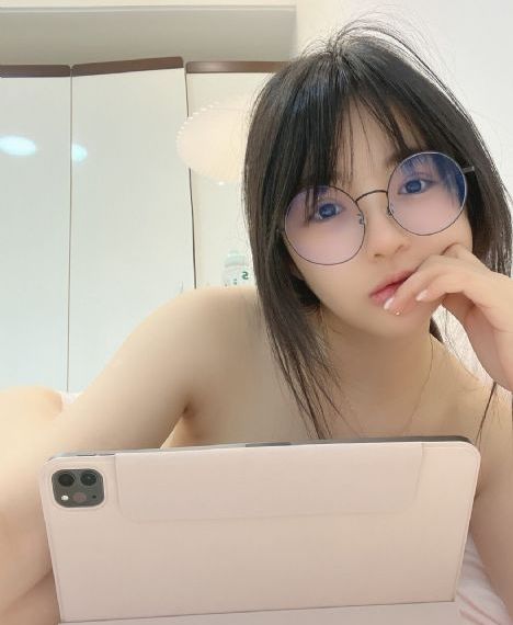 国产精品一区二区毛卡片色戒作者_720全集免费播放